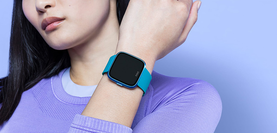 Fitbit versa lite discount caractéristiques